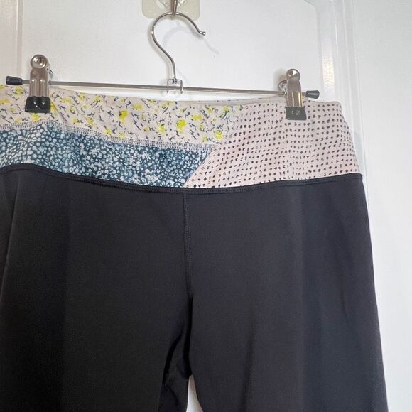 Lululemon Run: Inspire Crop II Leggings Black Floral Quilted Patchwork Size 6 - Picture 7 of 10